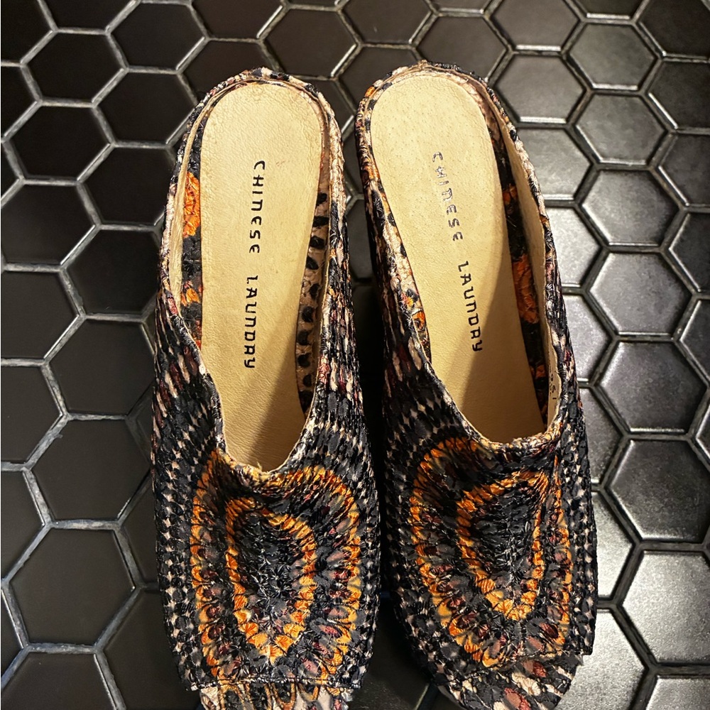 Chinese Laundry Black and Orange Woven Mules